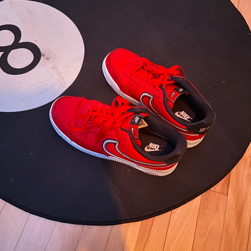 Nike shoes - Picture 1 of 4